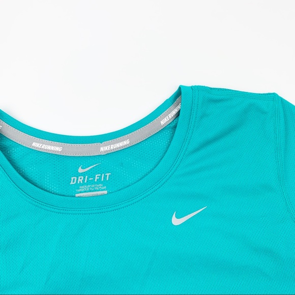 Two piece Women’s Nike Challenger DRI-FIT top - Picture 4 of 7